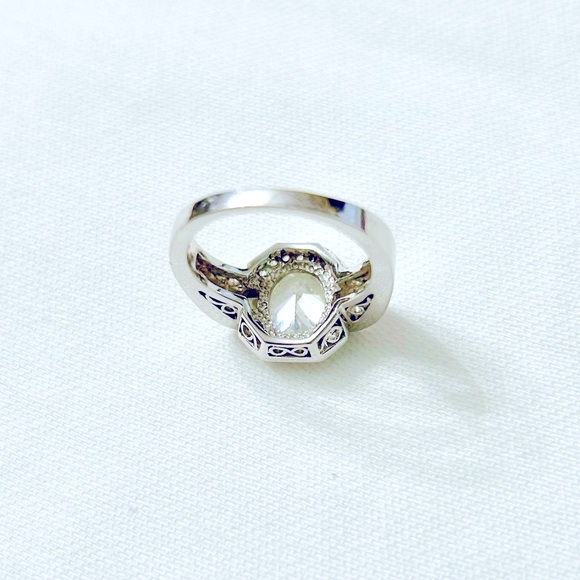 CZ Cocktail Ring Set in Stirling Silver. - Picture 5 of 6